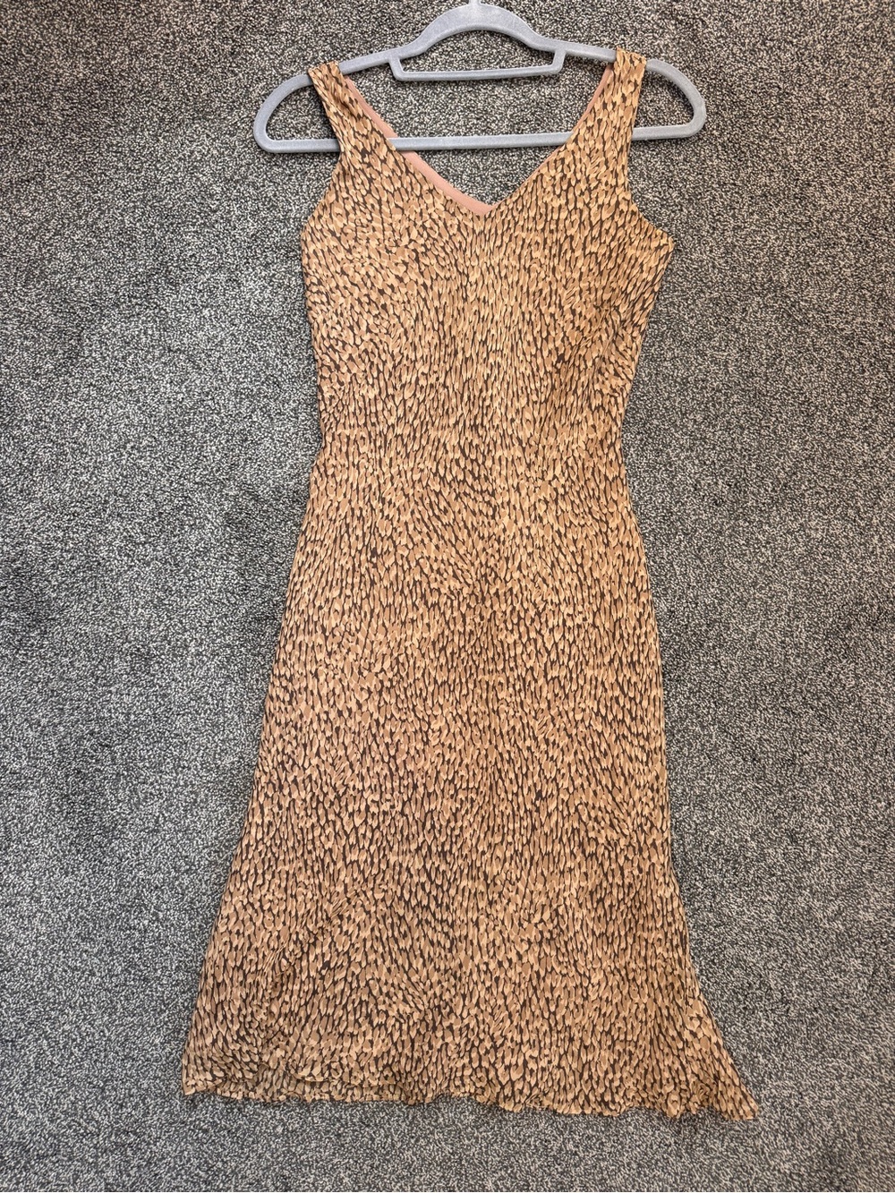 Ann Taylor Silk Tan/Brown Animal Print Sleeveless Midi Dress Size 6P Small Flaw - Picture 3 of 13